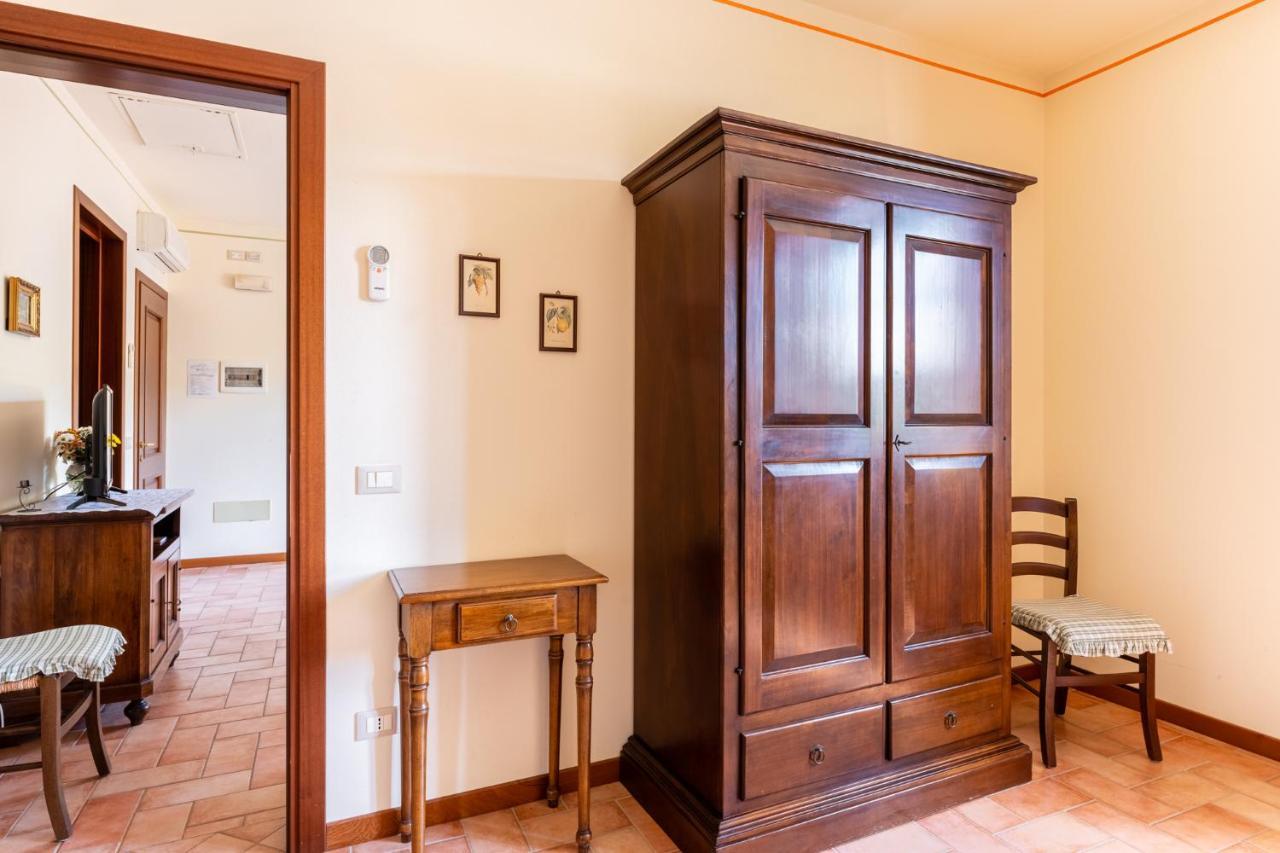Casolare Dei Fiori - Mughetto Villa Montecarlo Exterior foto
